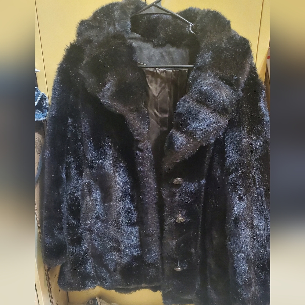 Vitage 1960s Betty rose coat